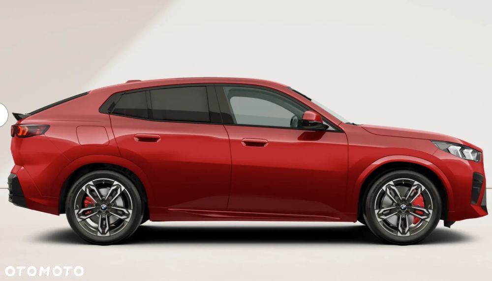 BMW iX2 xDrive30 66.5kWh M Sport - 4