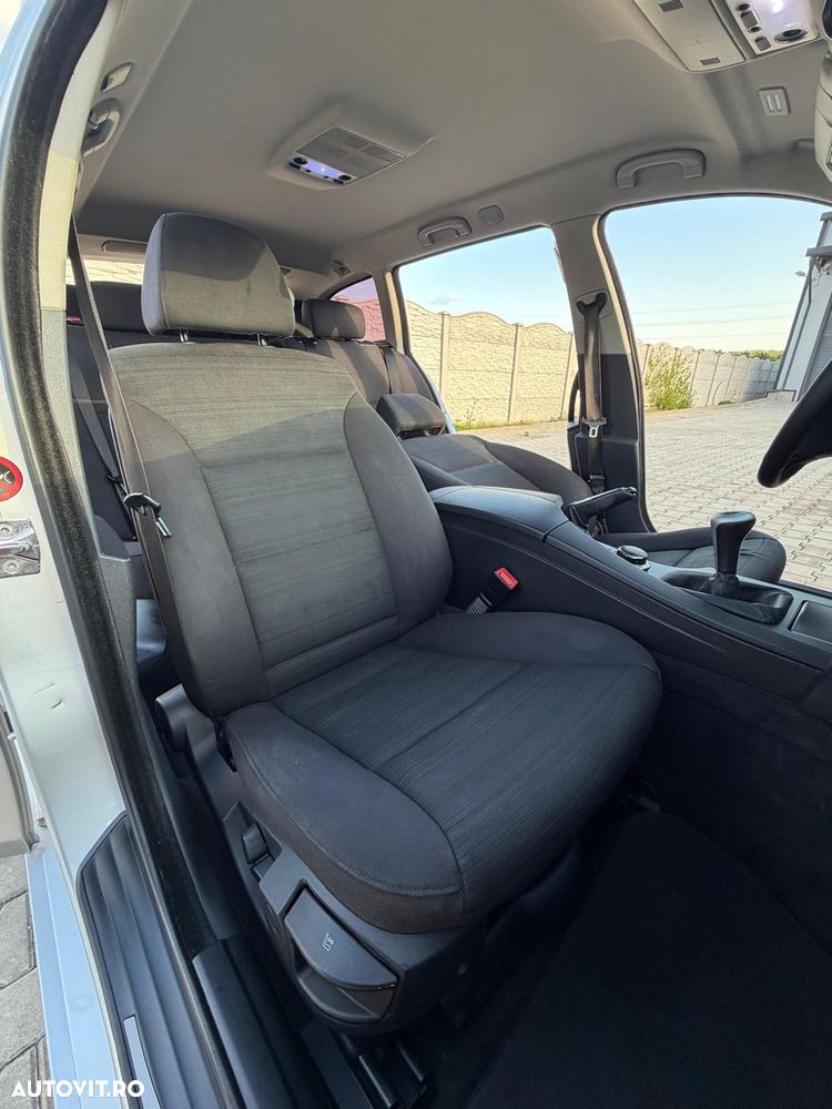 BMW Seria 5 520d - 29