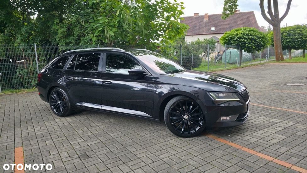 Skoda Superb 2.0 TDI Sportline DSG - 3