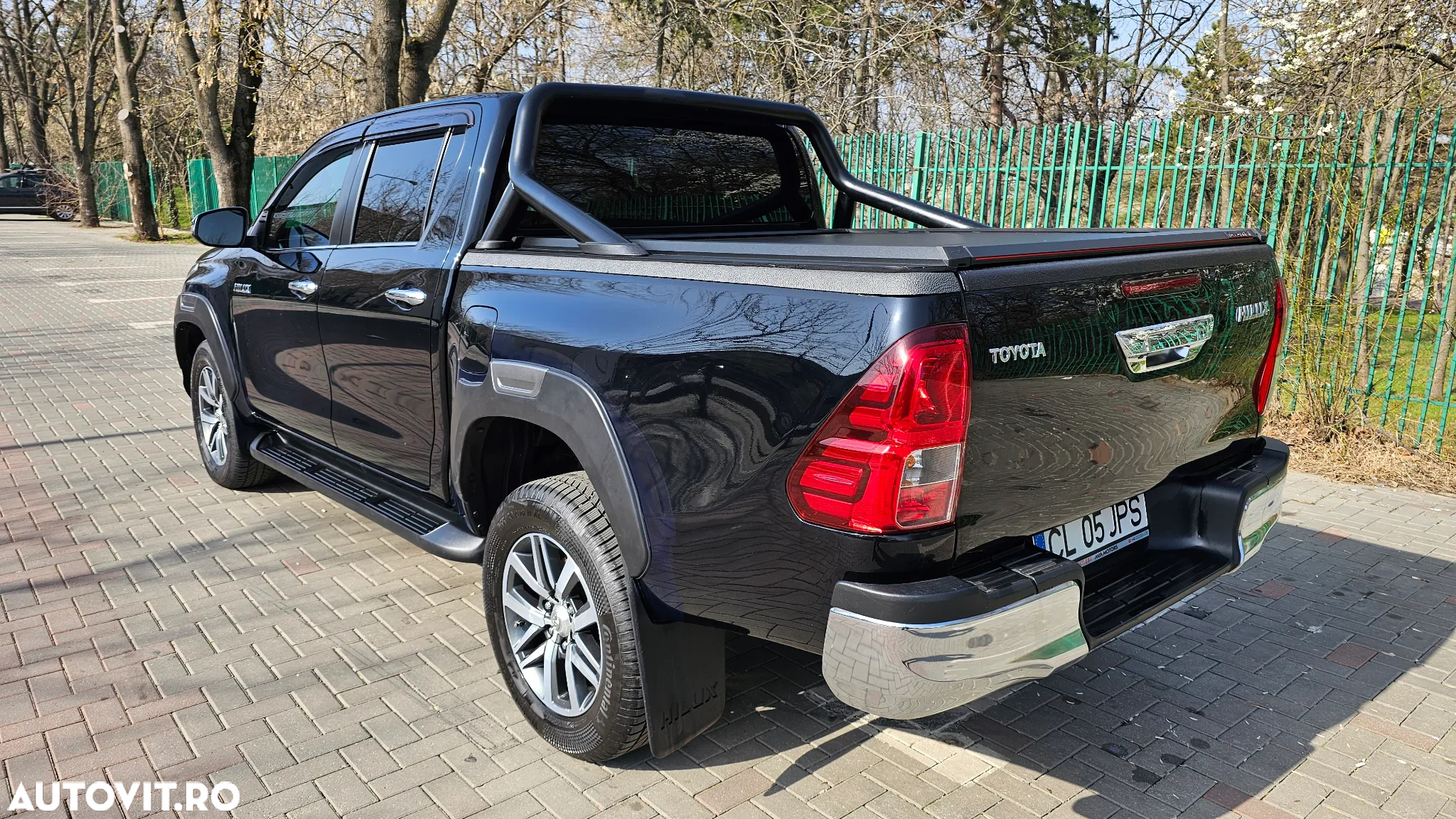 Toyota Hilux 4x4 Double Cab A/T Invincible - 6