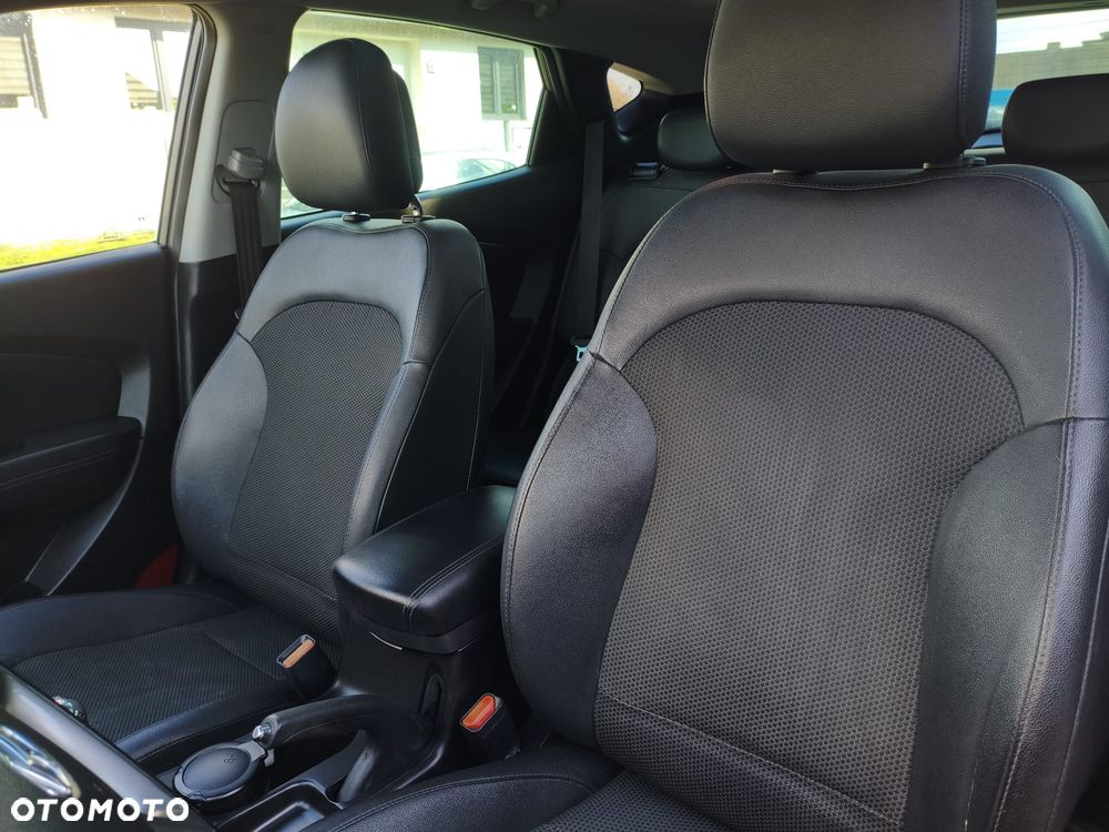 Hyundai ix35 1.7 CRDi 2WD blue Style - 15