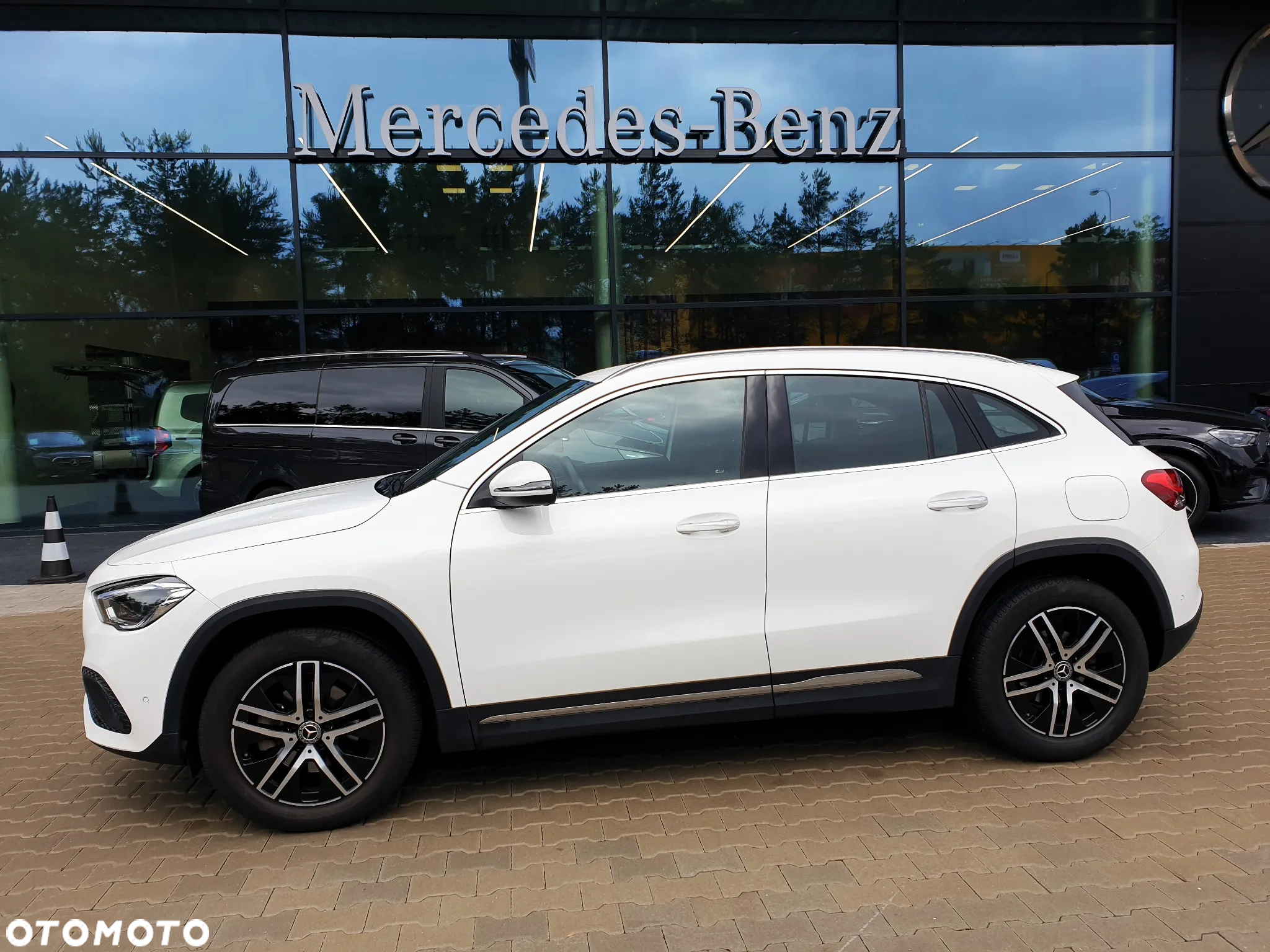Mercedes-Benz GLA 200 Progressive - 4