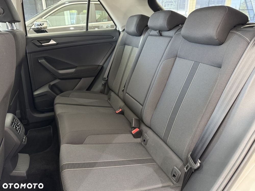 Volkswagen T-Roc - 13