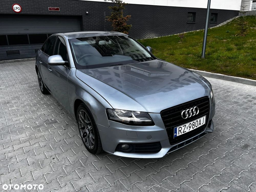 Audi A4 Limousine - 13