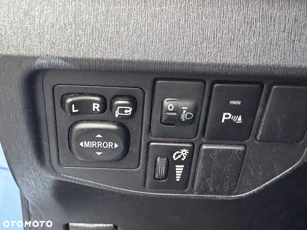 Toyota Prius Plug-in 1.8 HSD Prestige - 24