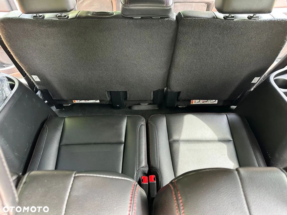 Ford Explorer - 32
