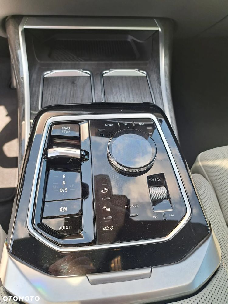 BMW Seria 7 - 16