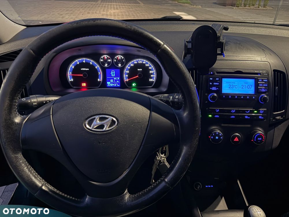 Hyundai i30 1.4 Base + - 9