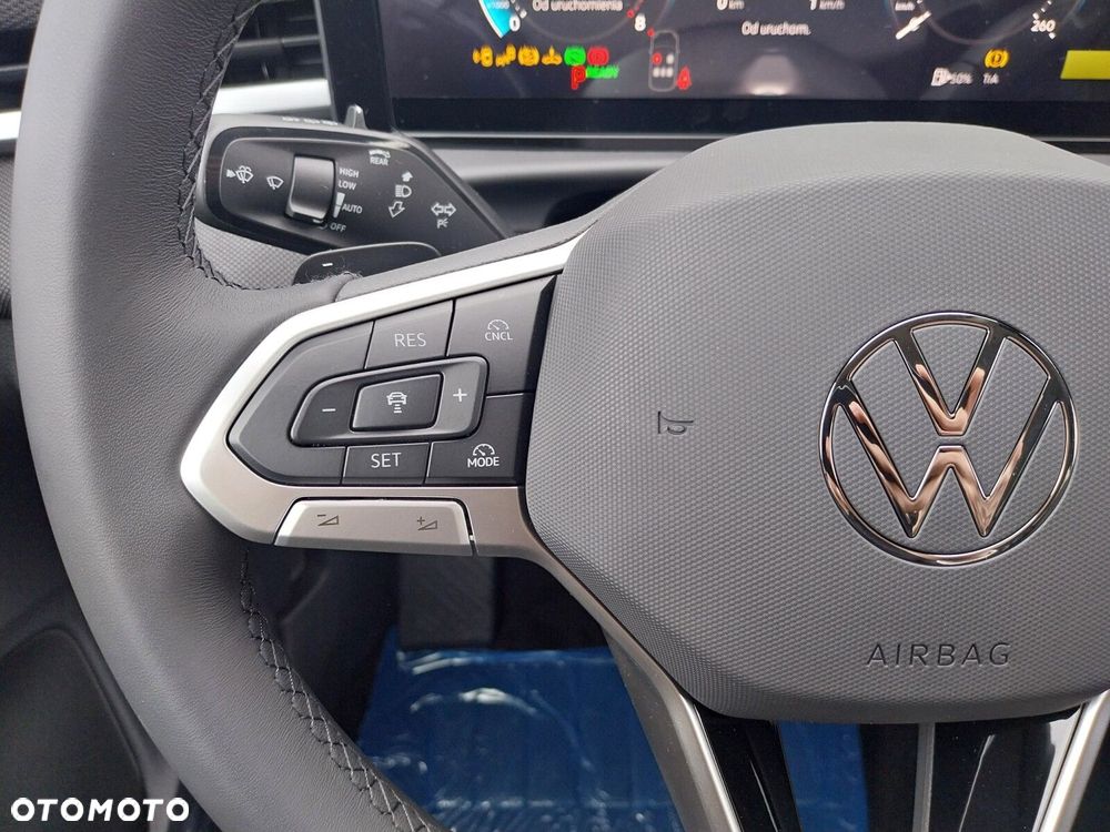 Volkswagen T-Roc - 8