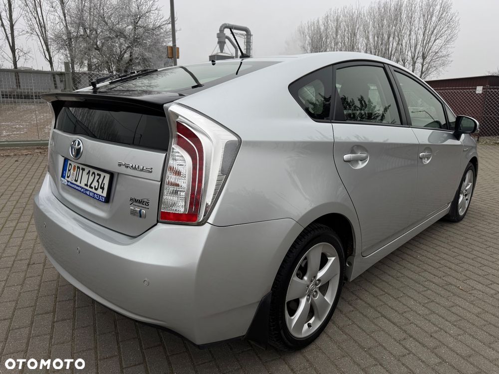Toyota Prius (Hybrid) Life - 16