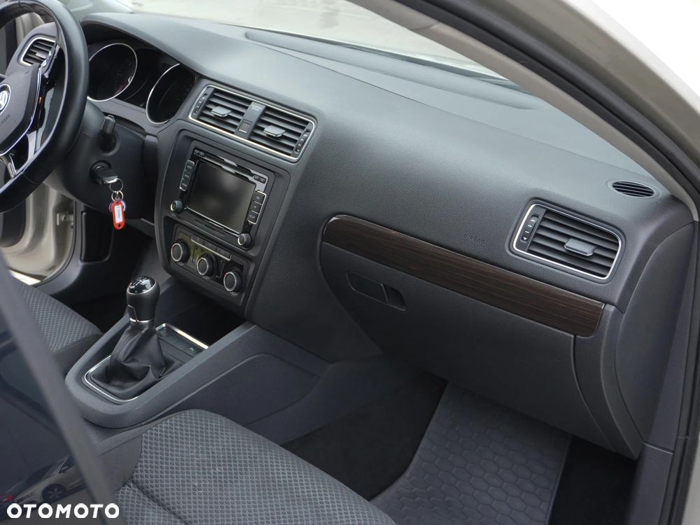 Volkswagen Jetta 2.0 TDI DPF BMT Comfortline - 10