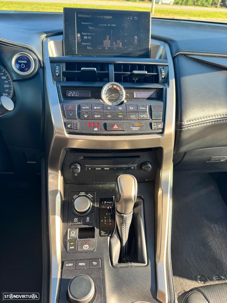 Lexus NX 300h Executive Plus - 8