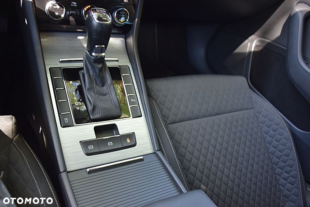 Skoda Superb 2.0 TDI Active DSG7 - 25