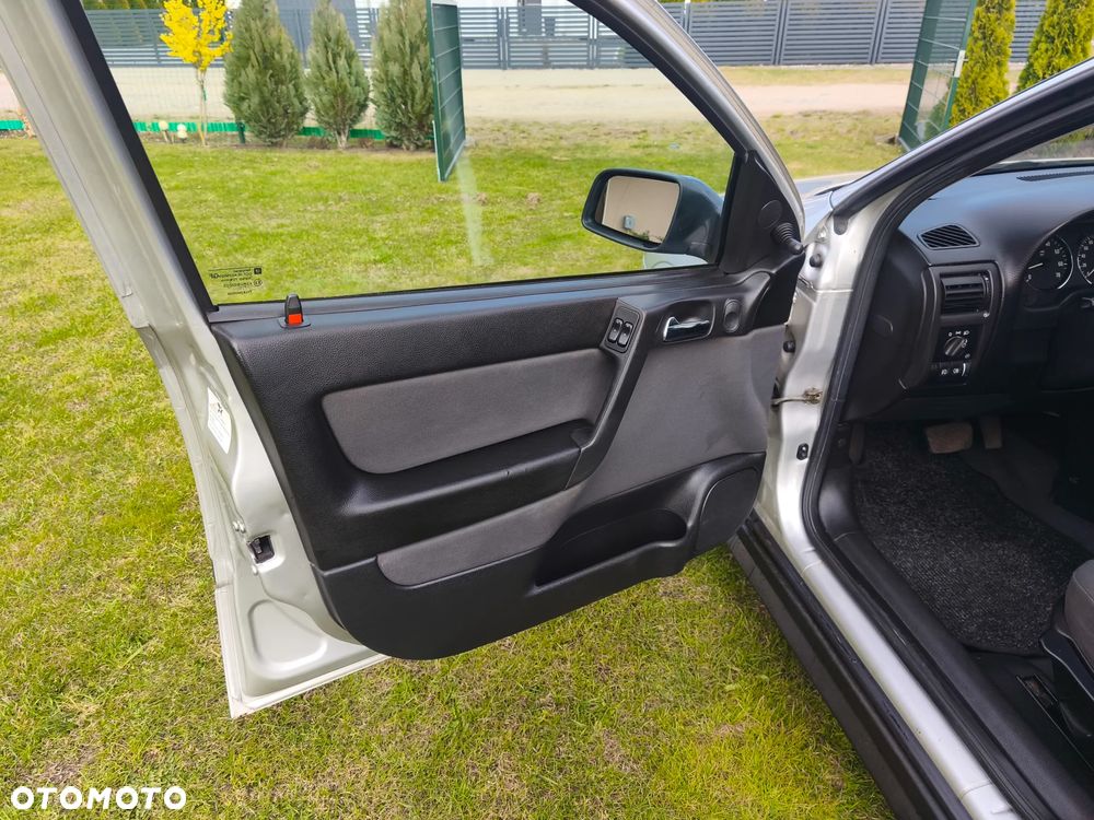 Opel Astra 1.6 NJoy - 15