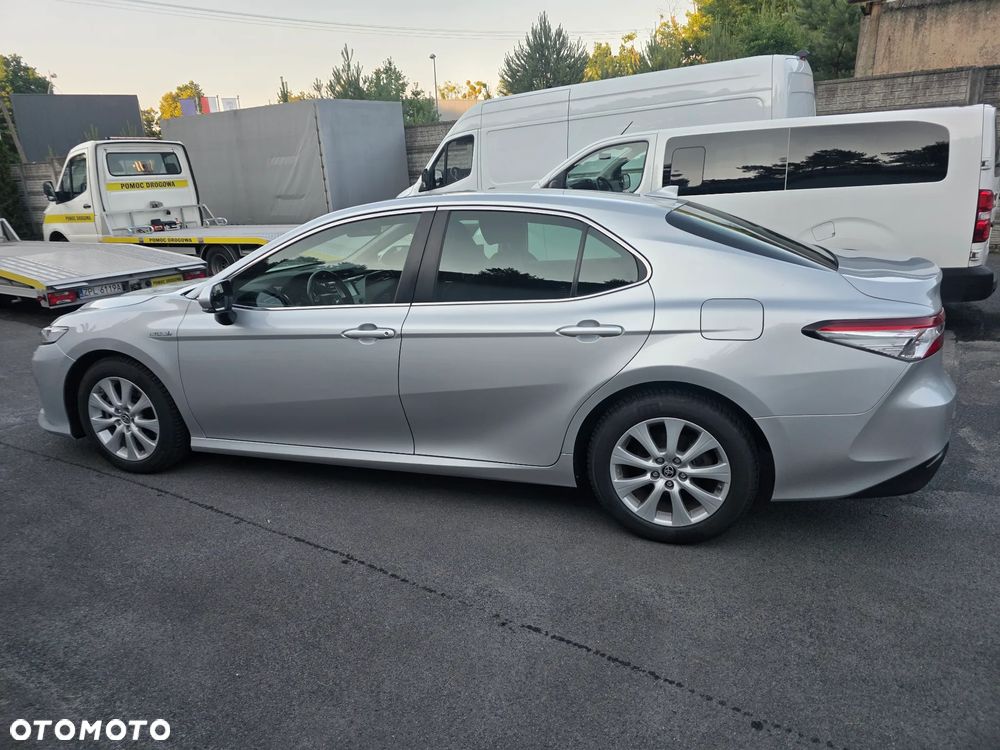 Toyota Camry - 12