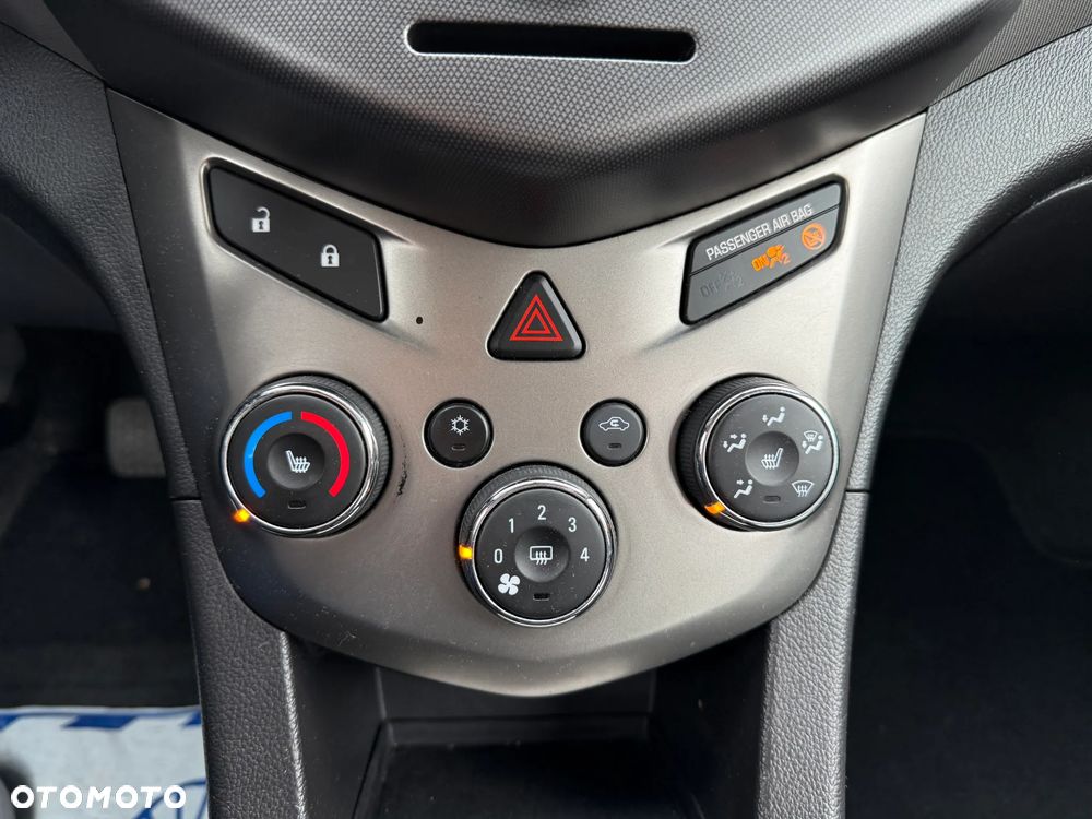 Chevrolet Aveo 1.6 LTZ - 17