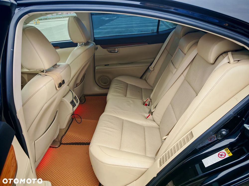 Lexus ES - 11