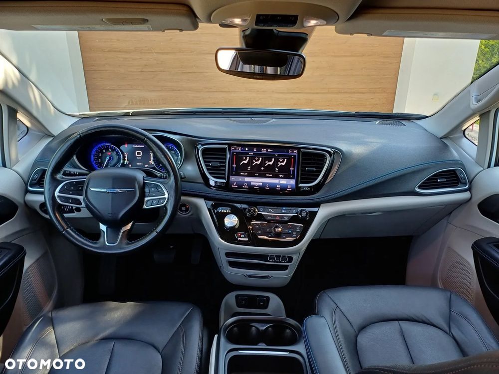Chrysler Pacifica - 9