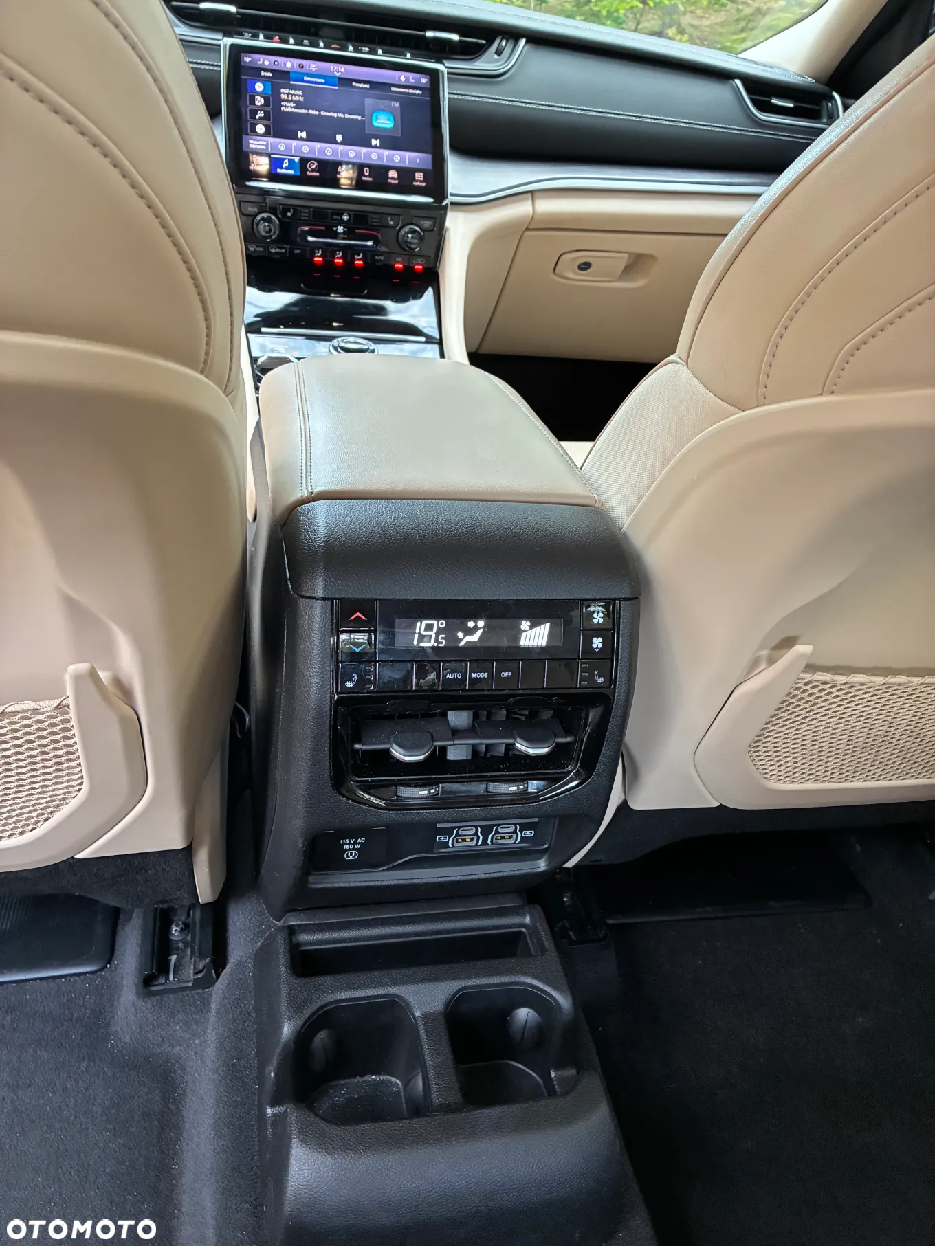 Jeep Grand Cherokee - 20
