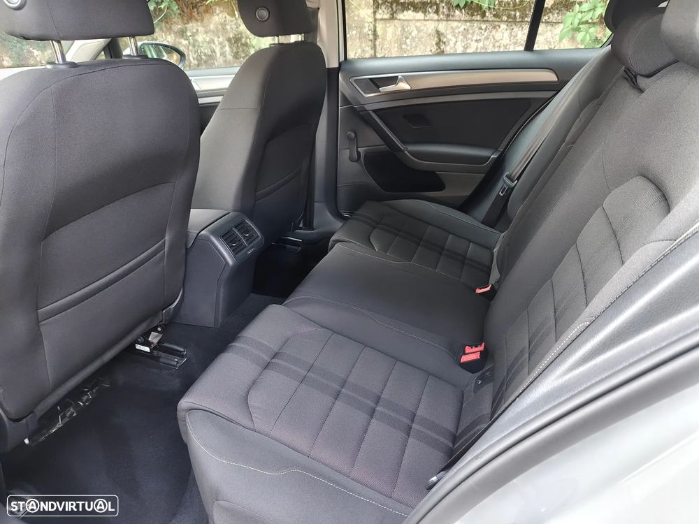 VW Golf 1.6 TDi DPF BlueMotion - 10