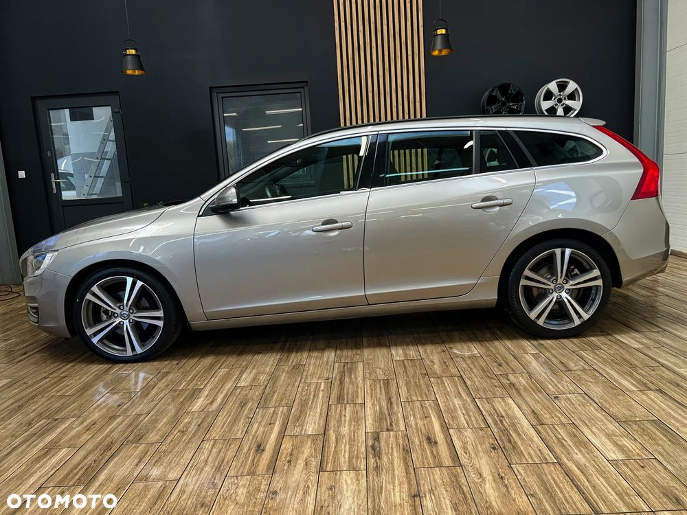 Volvo V60 D4 Geartronic Summum - 12