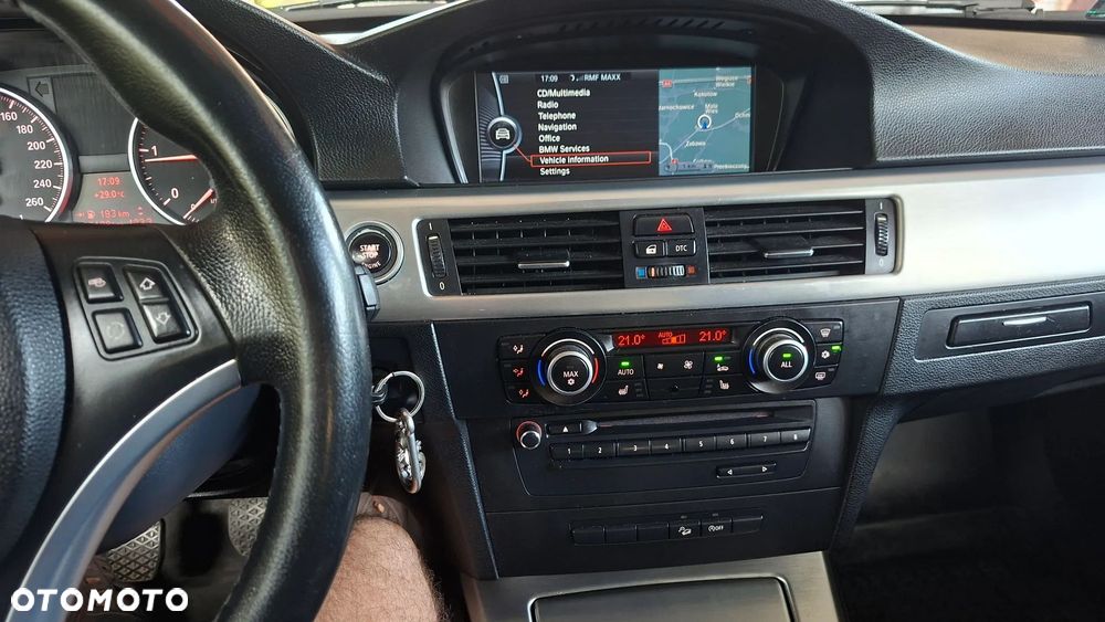 BMW Seria 3 320d xDrive DPF Edition Lifestyle - 26
