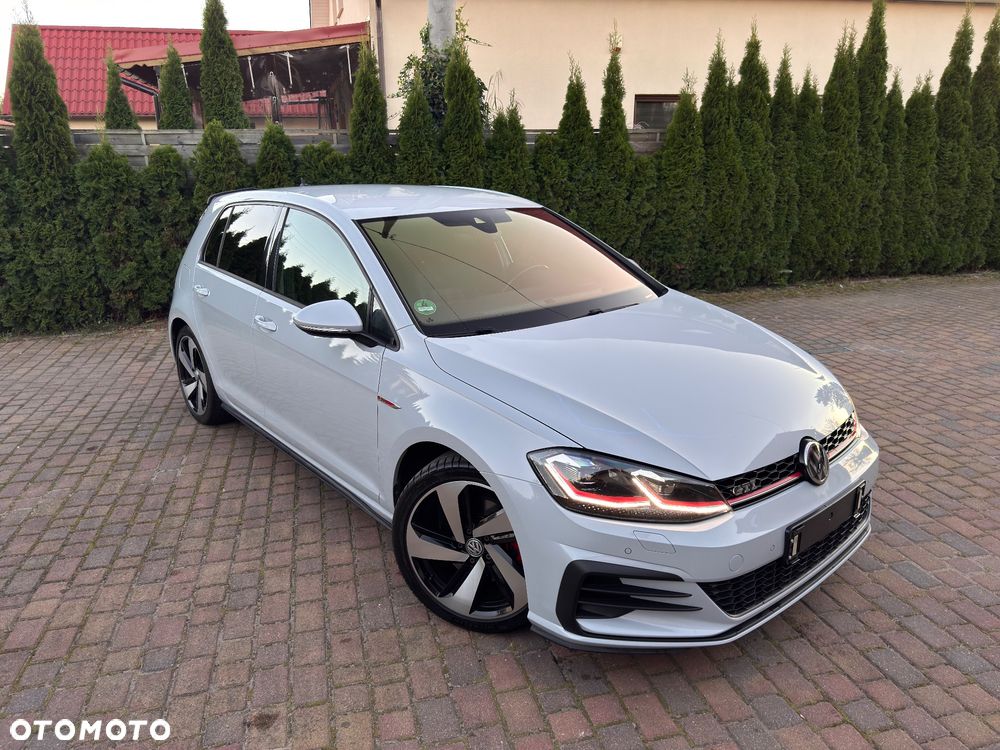 Volkswagen Golf GTI (BlueMotion Technology) - 15