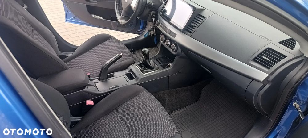 Mitsubishi Lancer 1.6 Inform - 7