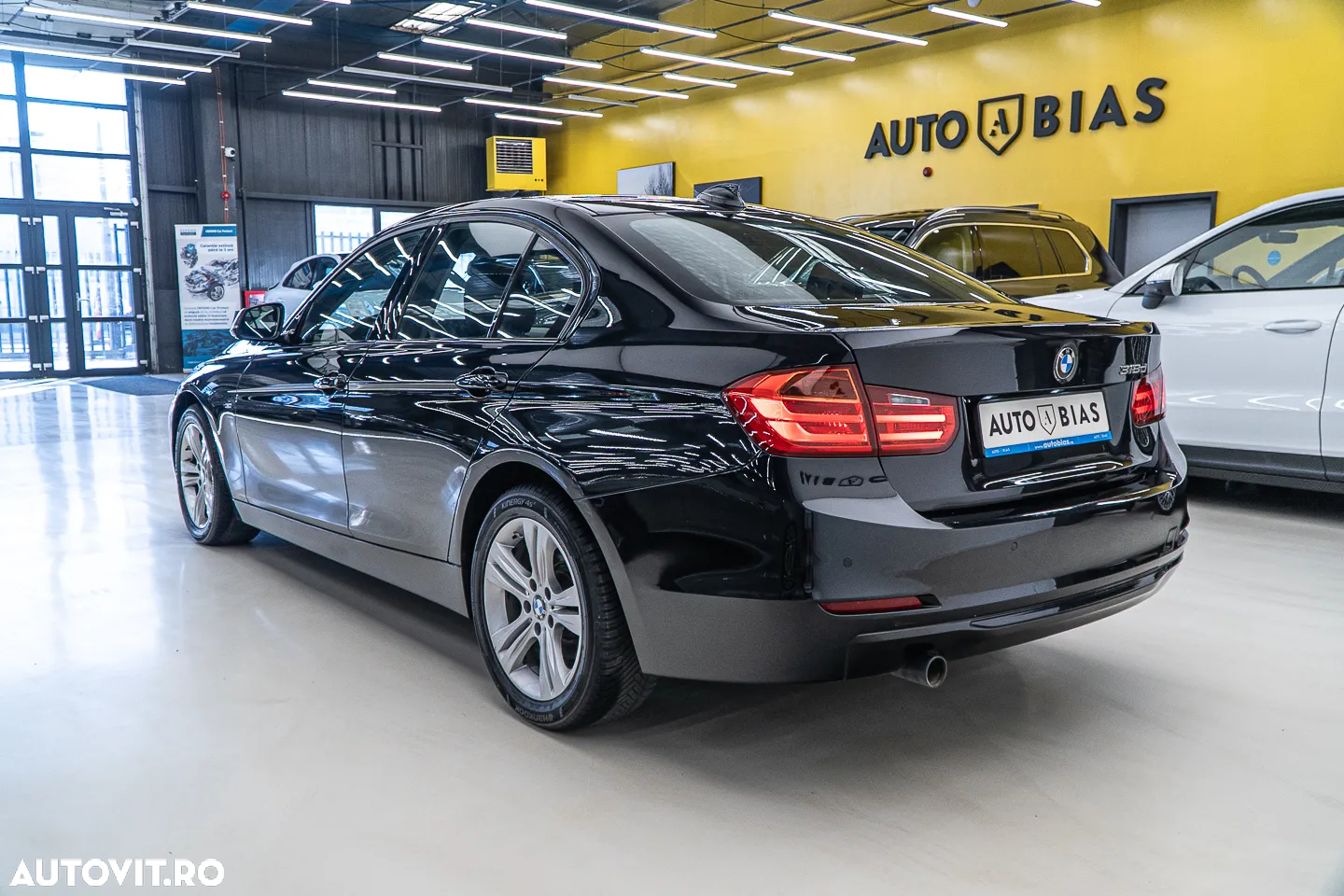 BMW Seria 3 318d Sport Line - 5