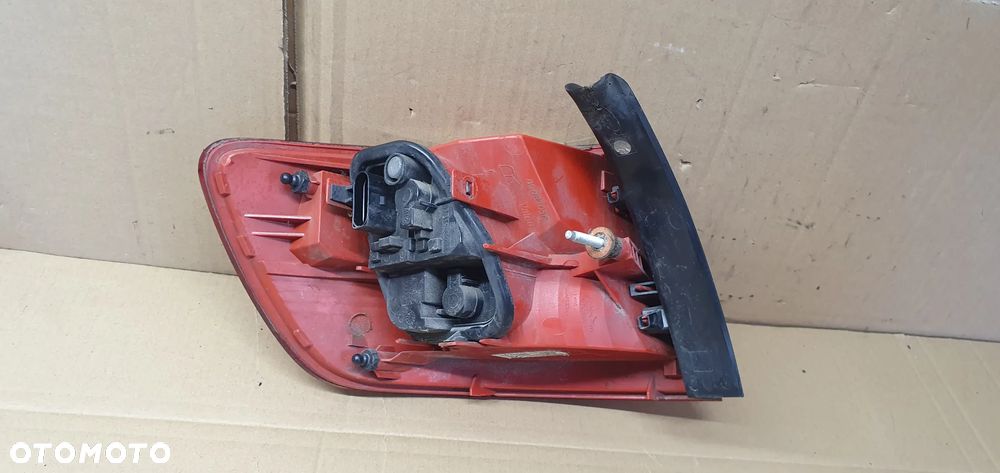 Lampa prawy tył tylna prawa w błotnik LED Audi A6 C6 Kombi 4F9945096H - 6