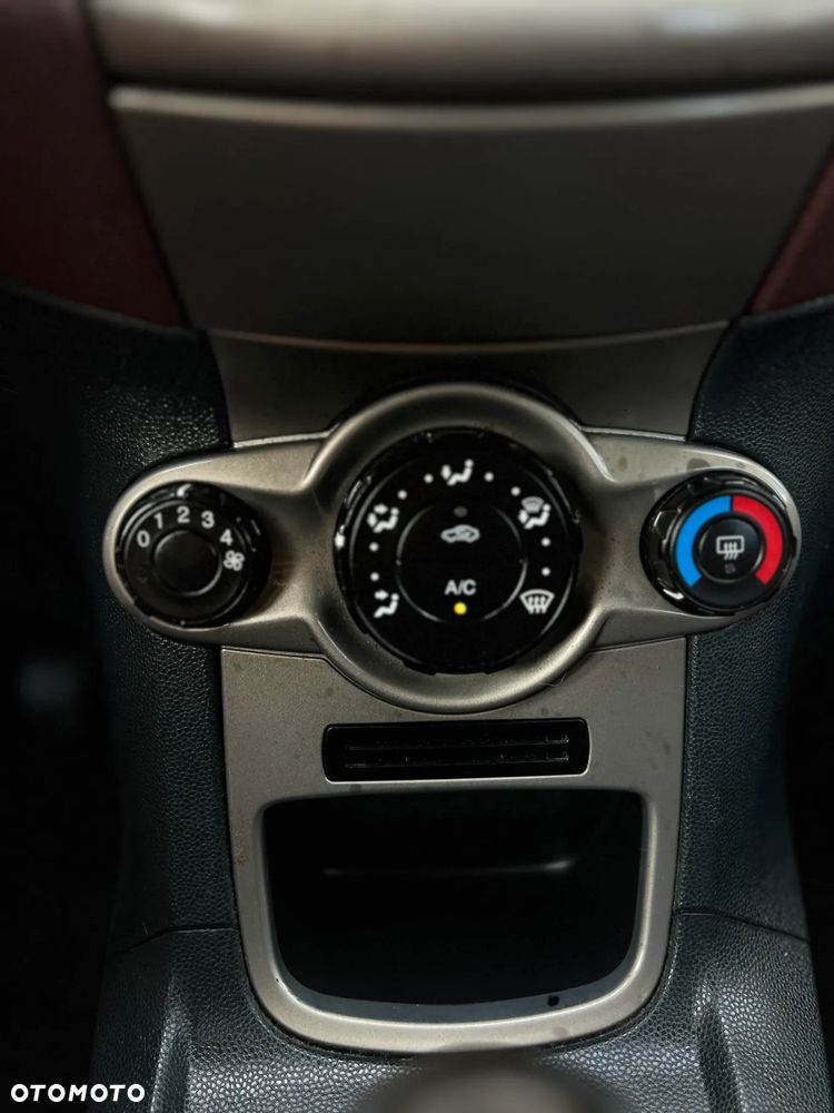 Ford Fiesta - 19