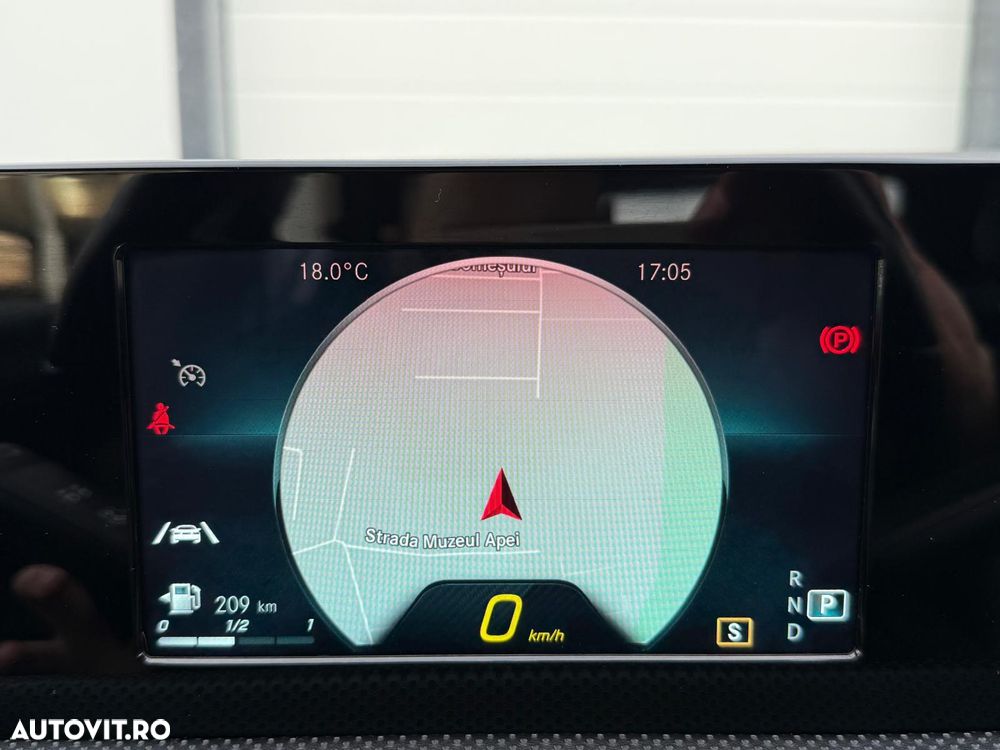 Mercedes-Benz A 200 Sedan 7G-DCT Edition 19 - 36