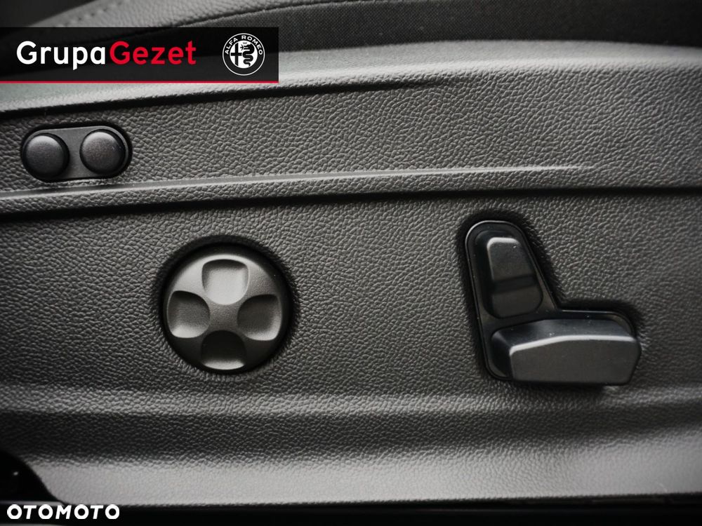Alfa Romeo Stelvio - 13