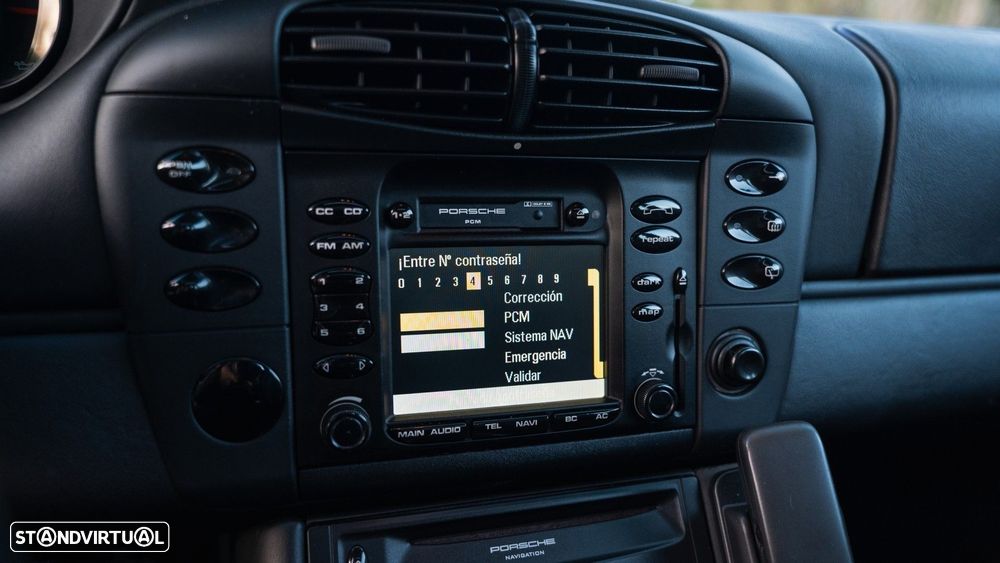 Porsche 911 (996) Carrera 4 Coupé - 28