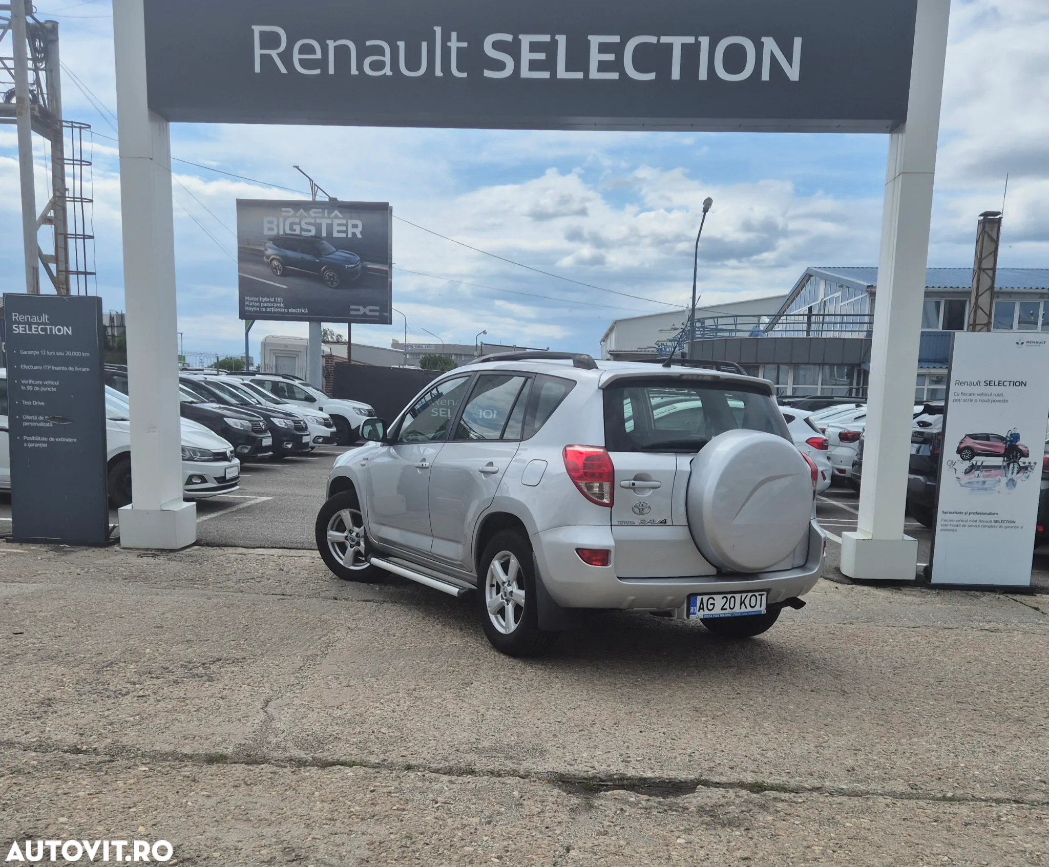 Toyota RAV4 2.2 D-4D Luxury - 3