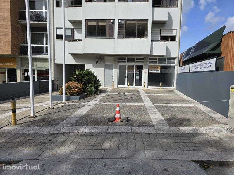 Loja Hospital São João - Porto - Circunvalação ao Lado McDonald`s - Grande imagem: 2/11
