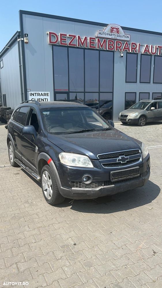 Dezmembram Chevrolet Captiva 2.0 diesel 4x4 din 2008 - 1