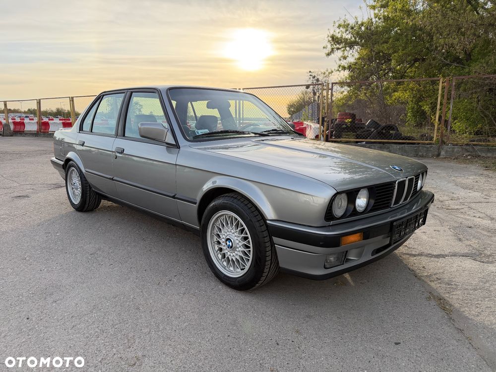 BMW Seria 3 325i - 16