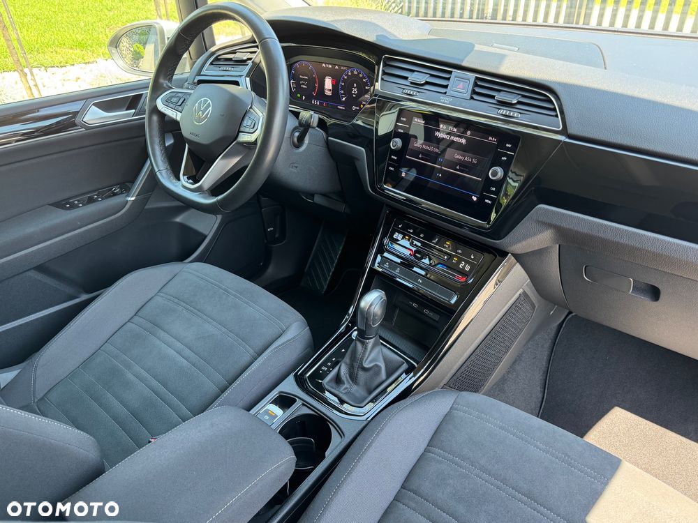 Volkswagen Touran - 25