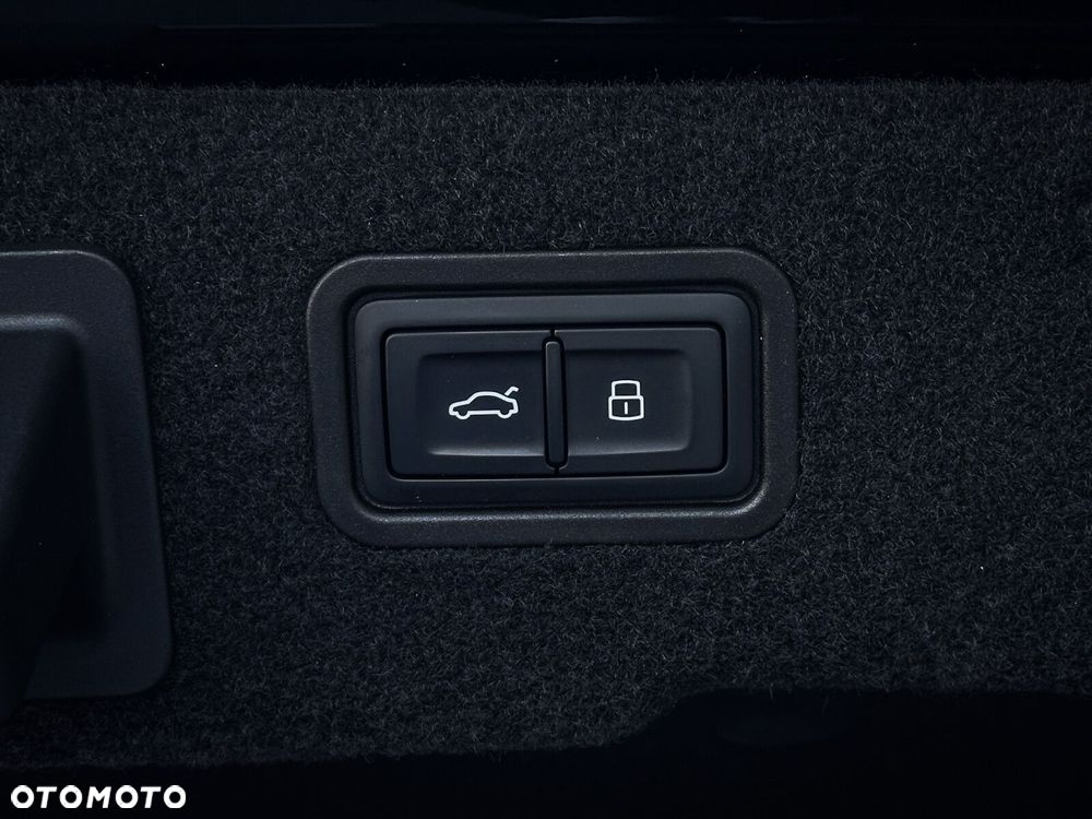 Audi A8 - 7