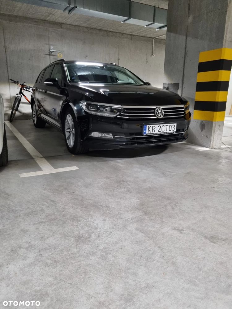 Volkswagen Passat 2.0 TDI SCR Comfortline - 12