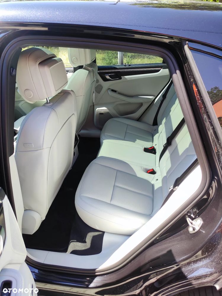 Porsche Macan T - 12