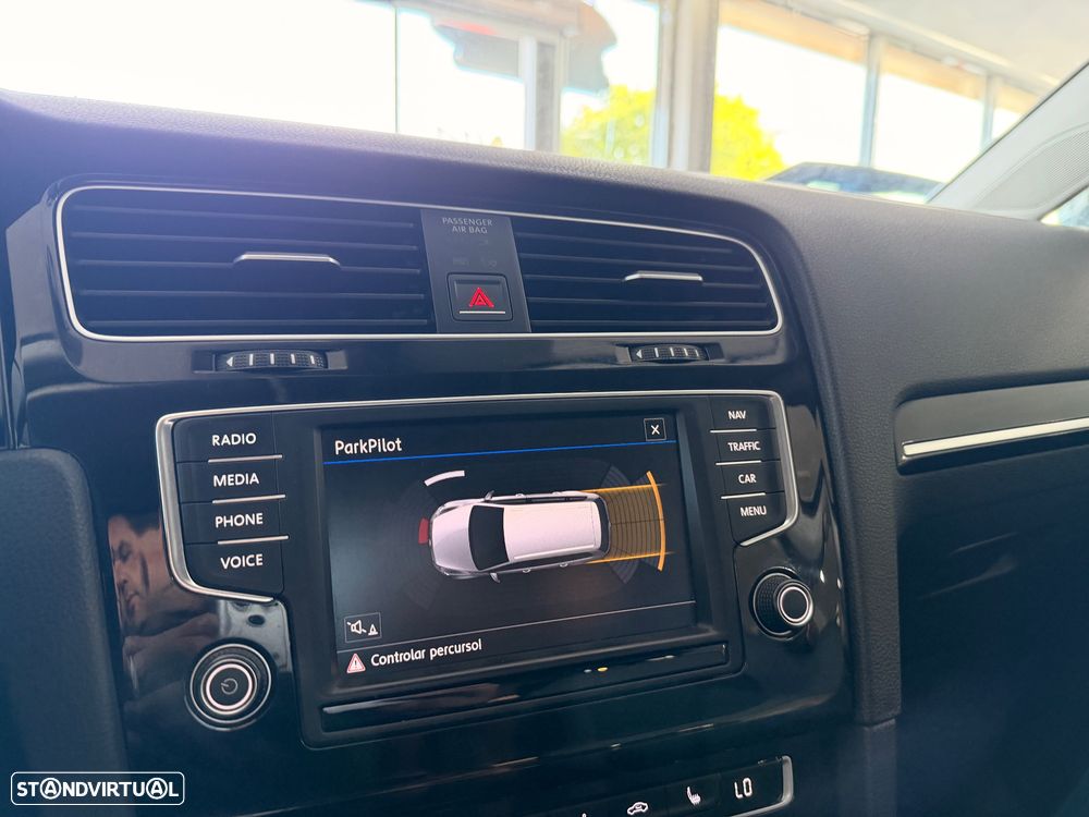 VW Golf 1.6 TDI Highline - 12