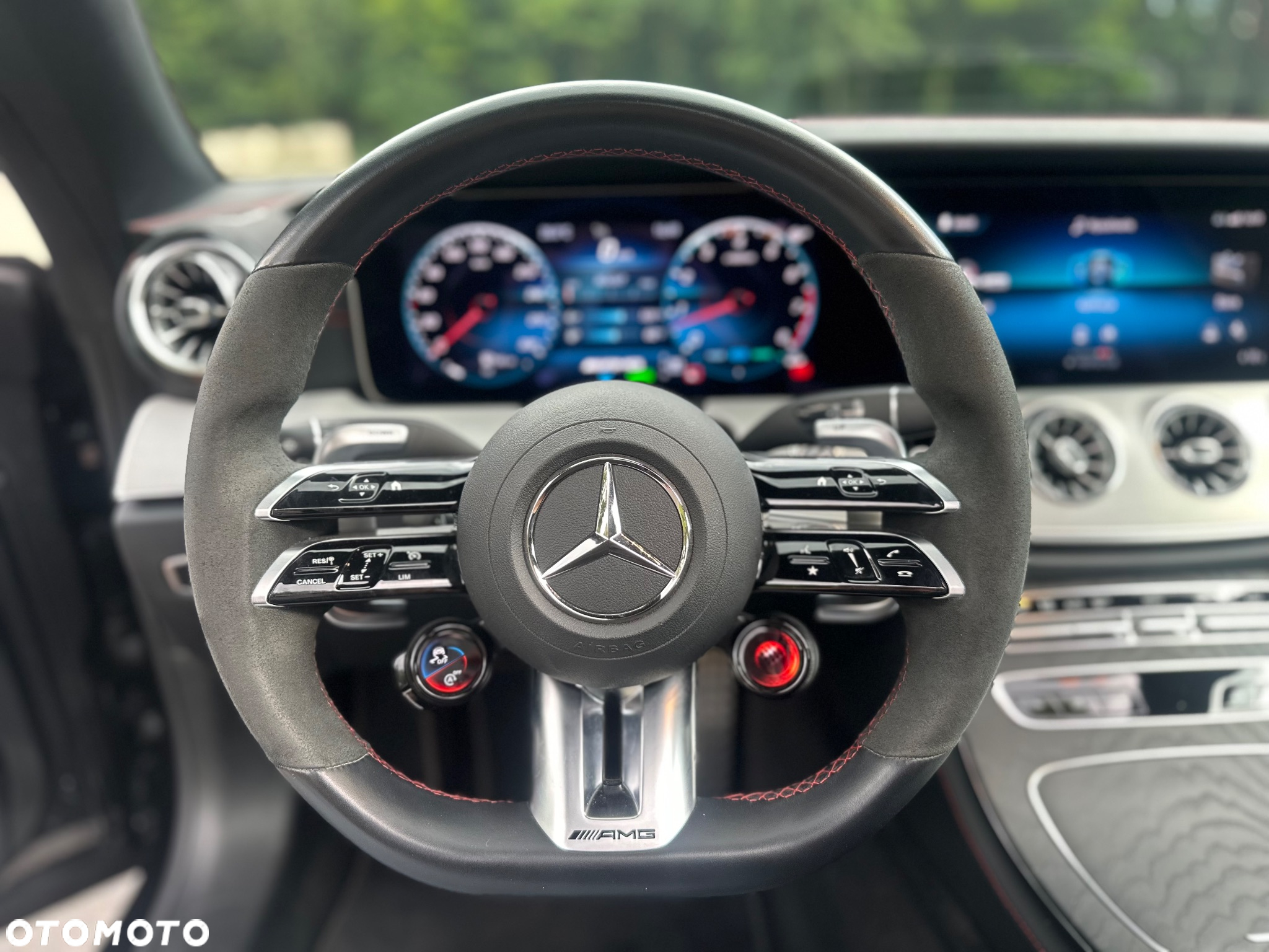 Mercedes-Benz Klasa E AMG 53 Coupe 4-Matic+ 9G-TRONIC - 16