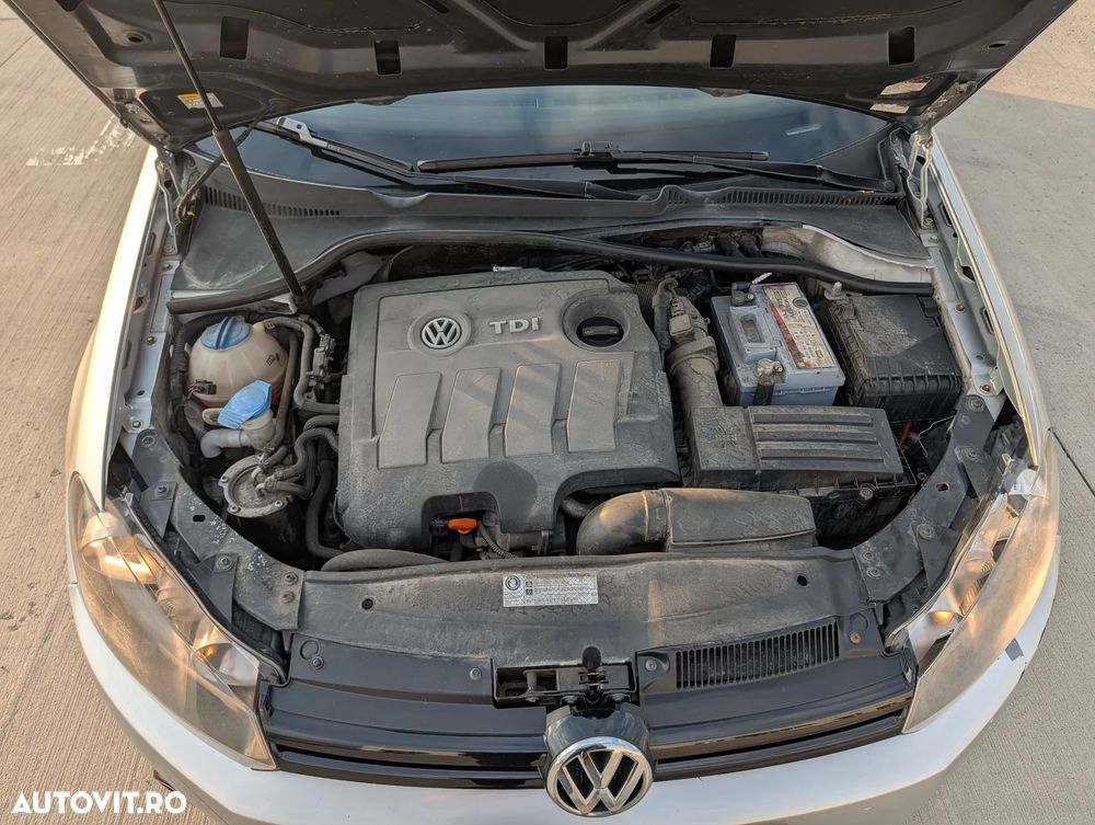 Volkswagen Golf 1.6 TDI DPF Trendline - 9