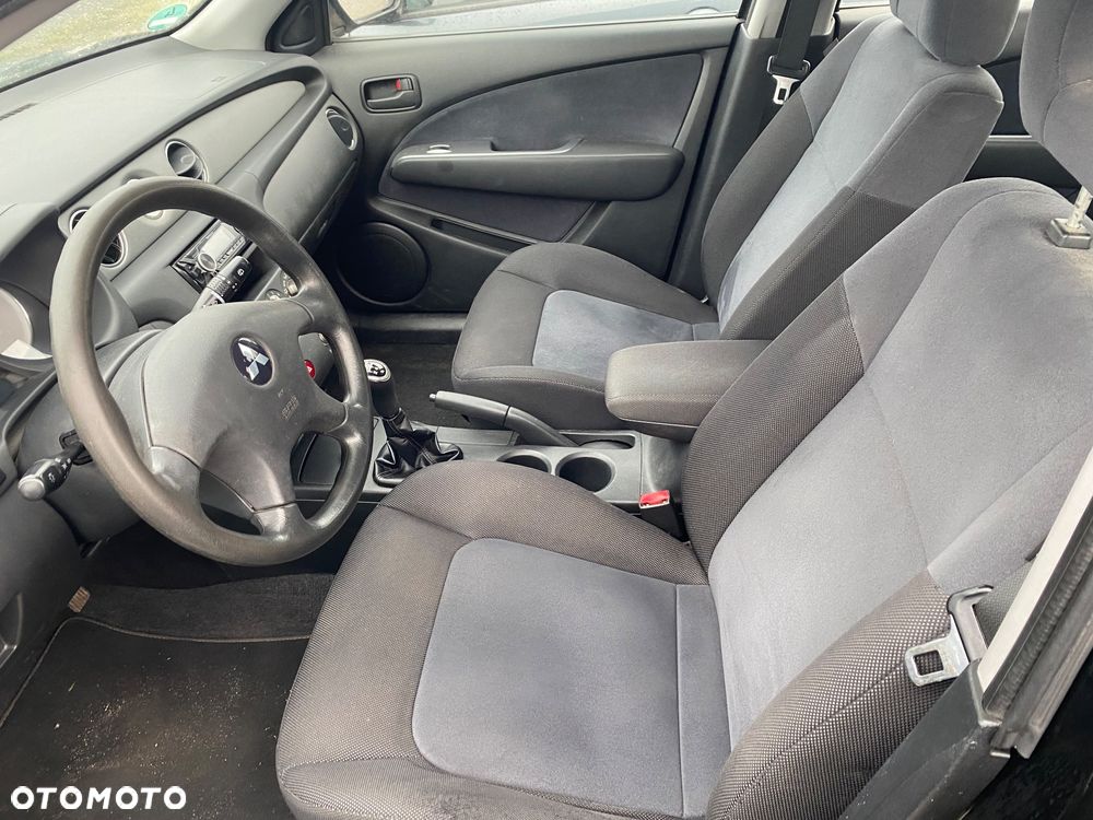 Mitsubishi Outlander 2.0 Comfort 4WD - 23