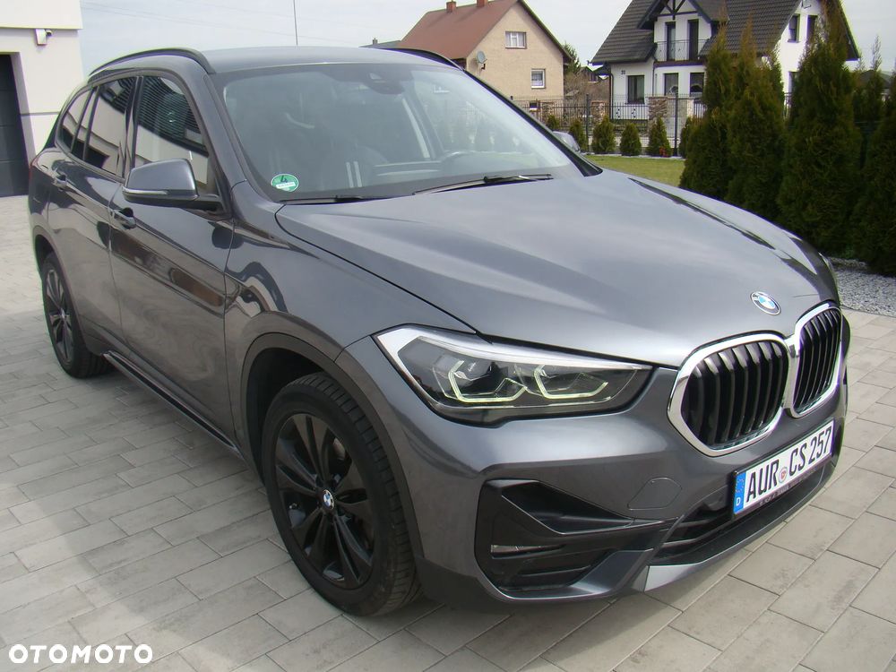 BMW X1 xDrive20d Sport Line - 1