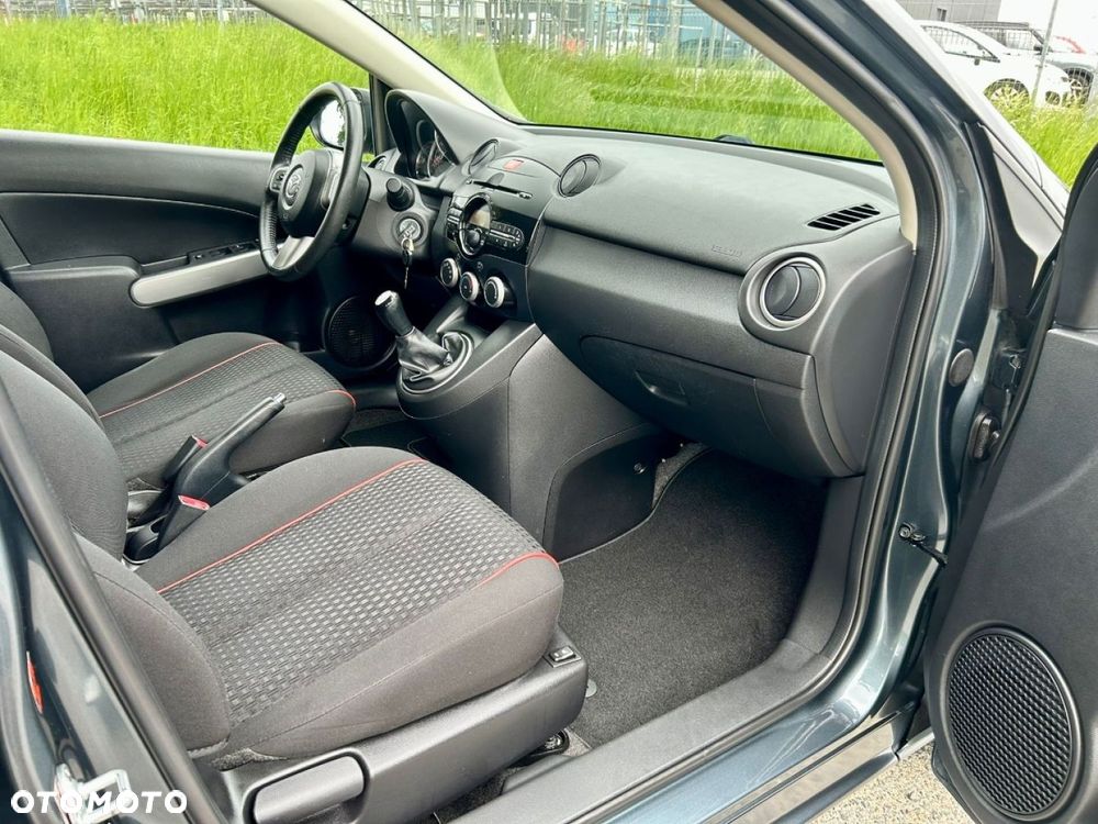 Mazda 2 - 30
