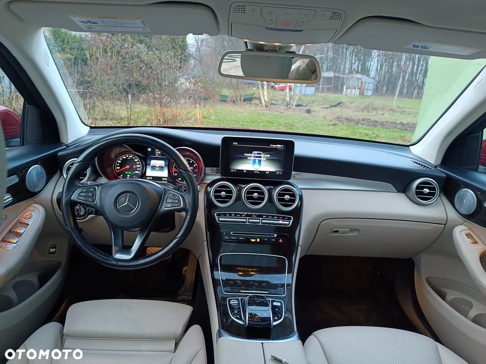 Mercedes-Benz GLC 300 4Matic 9G-TRONIC - 10
