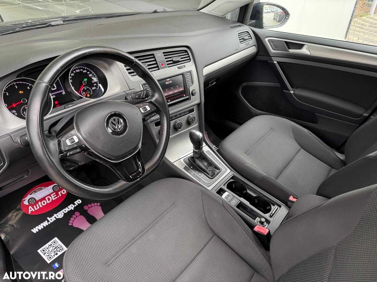 Volkswagen Golf - 6